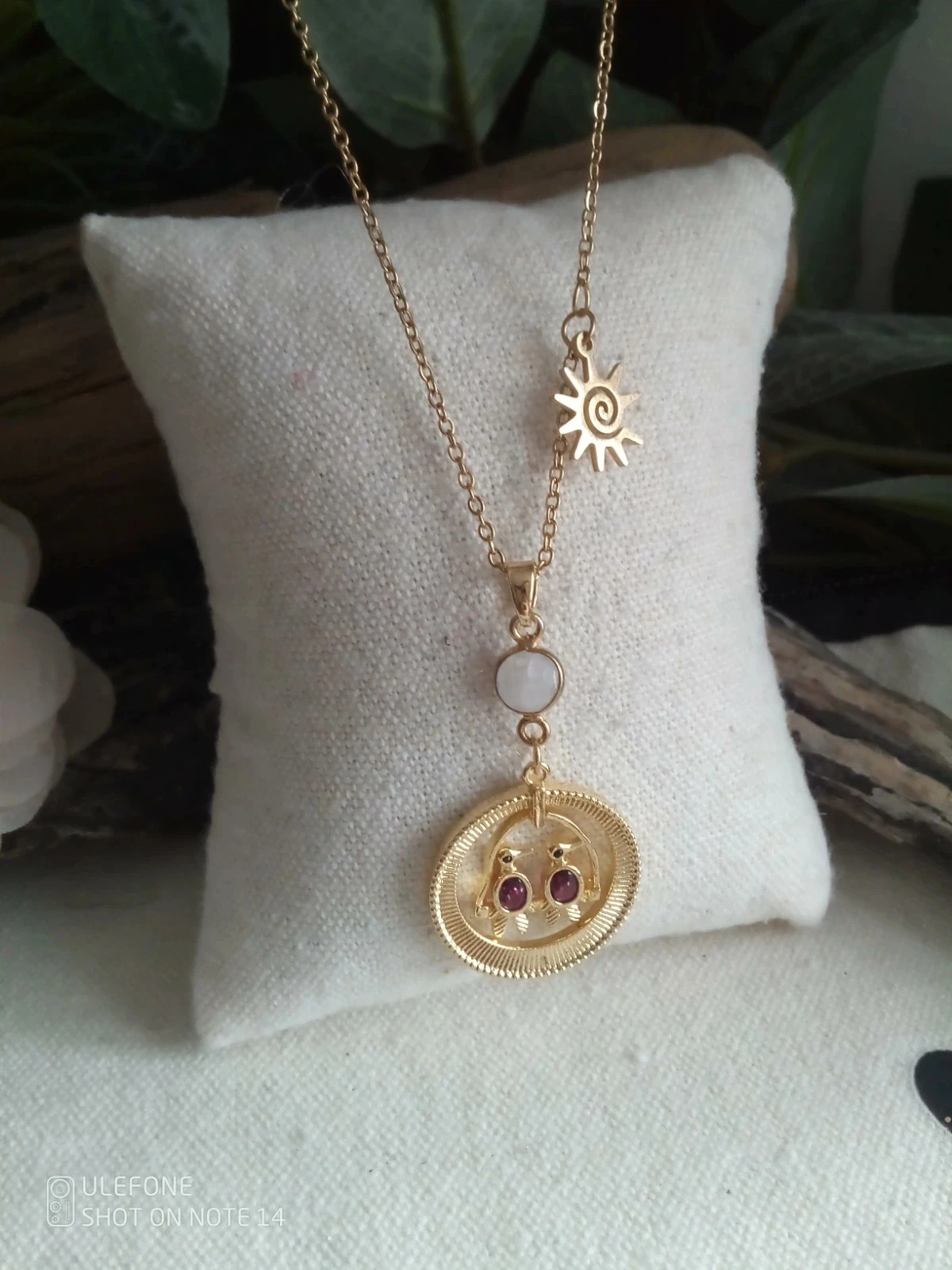 Collier médaillon aux 2 oiseaux et connecteur en pierre de lune – photo 2
